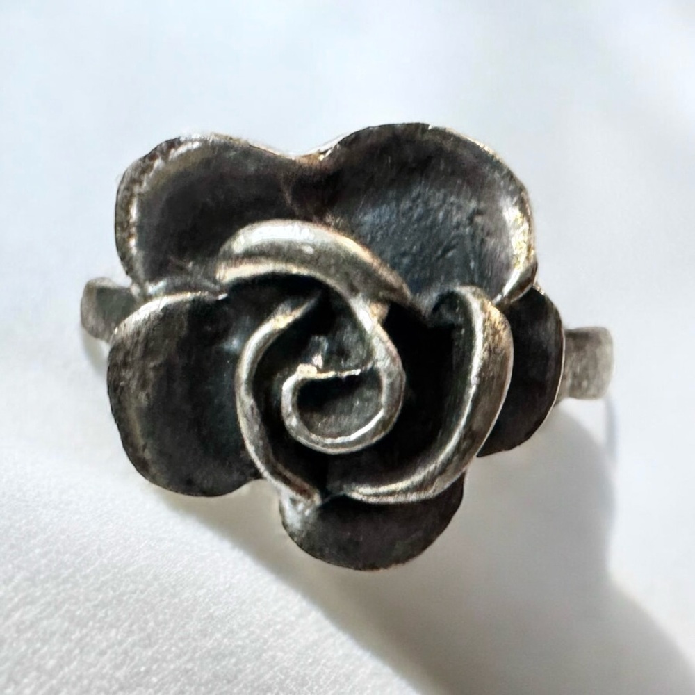 Vintage Sterling Silver Blooming Rose Ring (5) - Picture 4 of 8